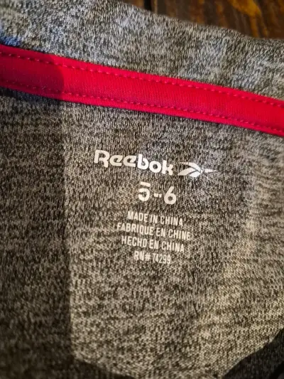 Polera Polo Gris Reebok para Niño talla 5-6 - miniatura 2