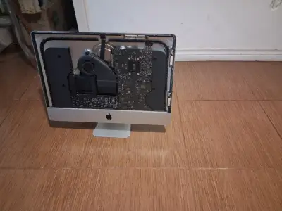 iMac sin pantalla para repuestos o reparación - miniatura 1