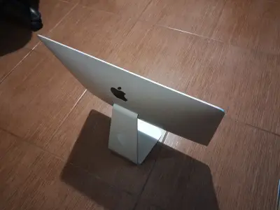 iMac sin pantalla para repuestos o reparación - miniatura 3