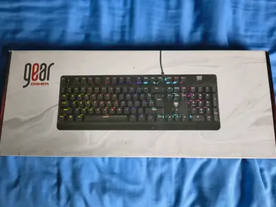Teclado Gamer Gear Centurion con Retroiluminación - miniatura 1