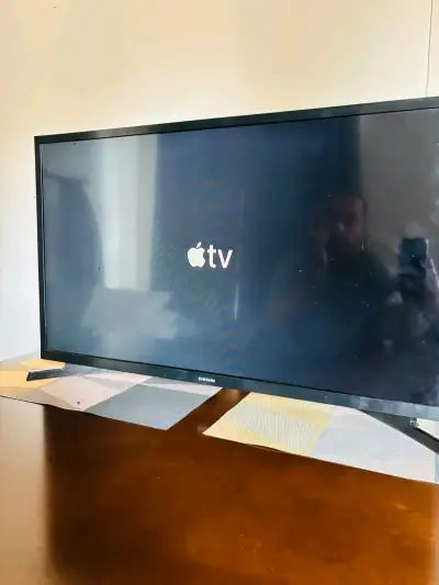 Televisor Samsung Smart TV 32 pulgadas - miniatura 3