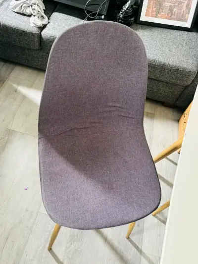 Juego de comedor moderno con sillas grises - miniatura 1