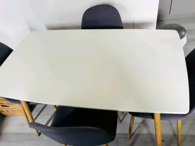 Juego de comedor moderno con sillas grises - miniatura 3