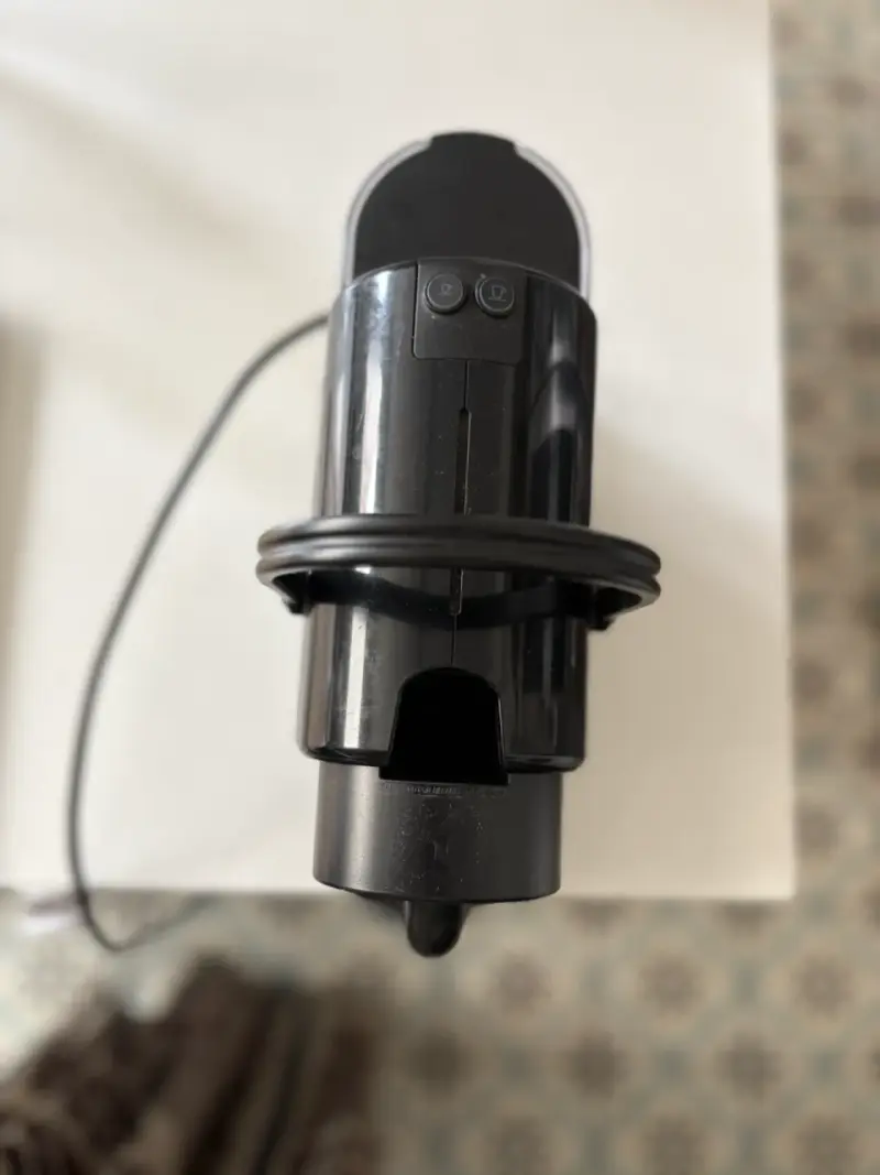 Cafetera Nespresso  Inissia Negra - 2