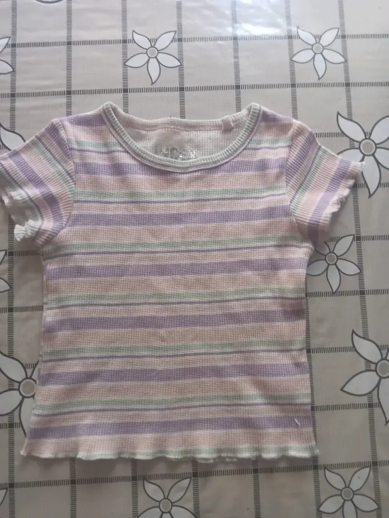 Se venden poleras y blusas rayadas y estampadas - 6