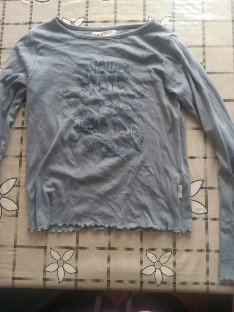 Se venden poleras manga larga con estampado flora - 4