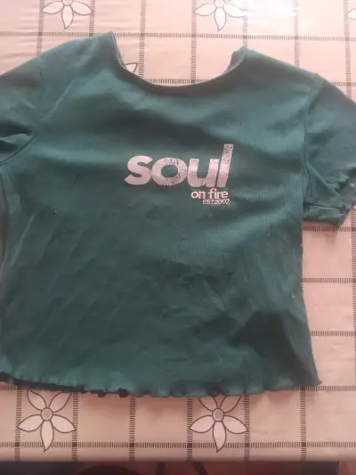 Se venden poleras manga larga con estampado flora - miniatura 6