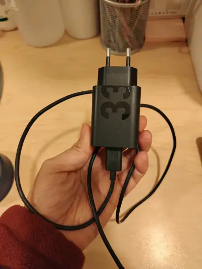 Smartphone Motorola verde con triple cámara - miniatura 3
