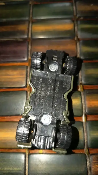 Auto de juguete de Batman verde - miniatura 4