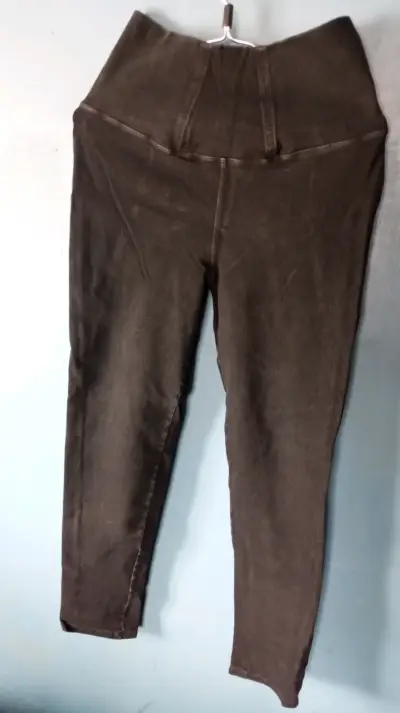 Jeans negros ajustados de tiro alto para mujer - miniatura 3