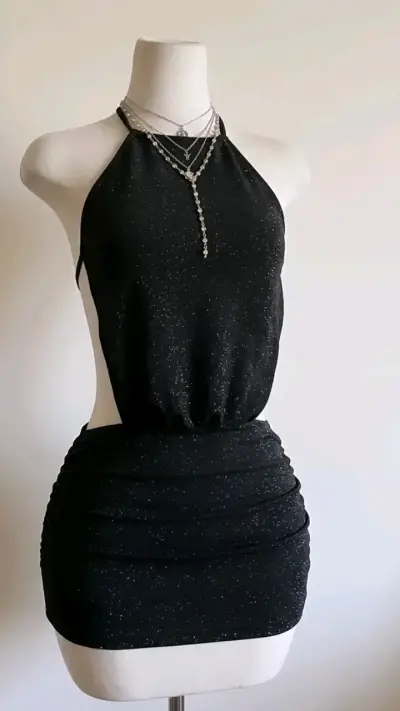 Vestido corto negro con brillo para fiesta - miniatura 1