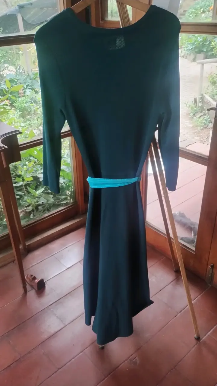 Vestido verde oscuro con cinturón Eliza J - 1