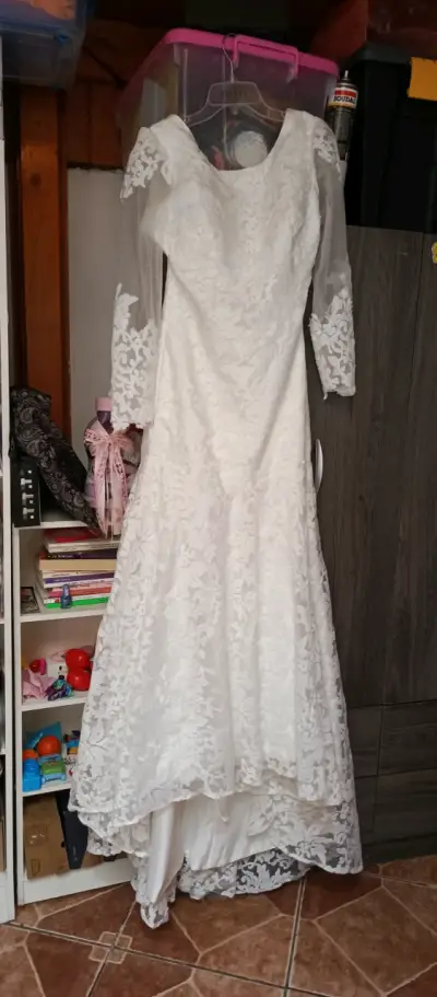 Vestido de novia blanco con encaje - miniatura 3