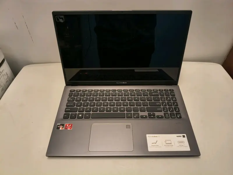 Laptop ASUS VivoBook 15 con AMD Ryzen