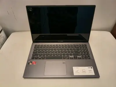 Laptop ASUS VivoBook 15 con AMD Ryzen - miniatura 1