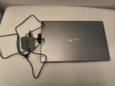 Laptop ASUS VivoBook 15 con AMD Ryzen - miniatura 3