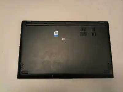 Laptop ASUS VivoBook 15 con AMD Ryzen - miniatura 4