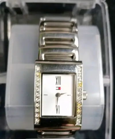 Reloj de pulsera  con detalles brillantes swaroski - miniatura 1