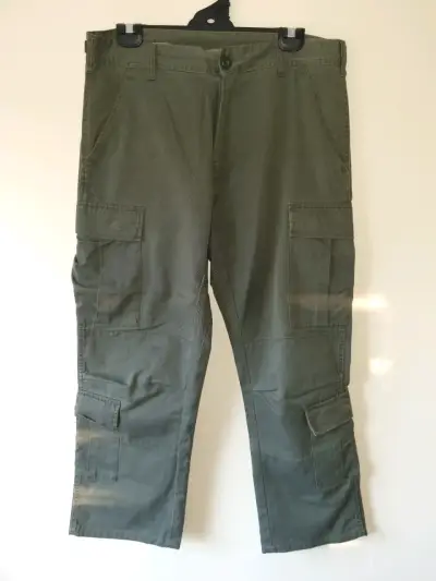 Pantalones cargo verde militar para hombre - miniatura 1