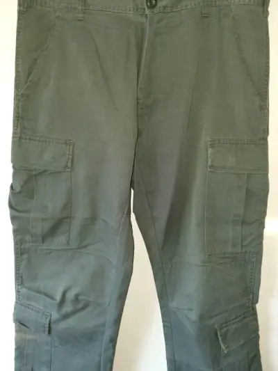 Pantalones cargo verde militar para hombre - miniatura 2