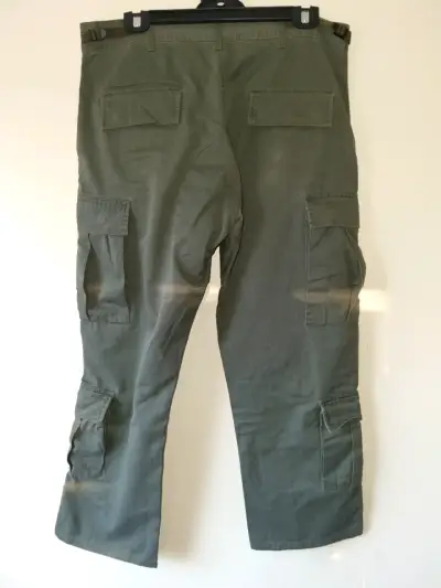 Pantalones cargo verde militar para hombre - miniatura 3