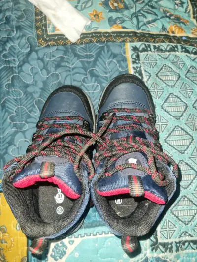 Botas de montaña para niños azul y negro - miniatura 1