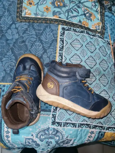 Botas de montaña para niños azul y negro - miniatura 3