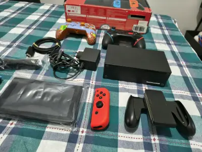 Consola Nintendo Switch con accesorios y juego Super Mario Party - miniatura 2