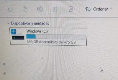 Notebook HP con 475 GB de almacenamiento - miniatura 1