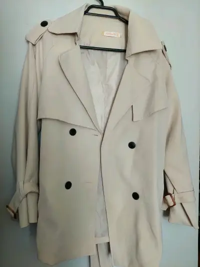 Abrigo trench beige con cinturón ajustable - miniatura 1