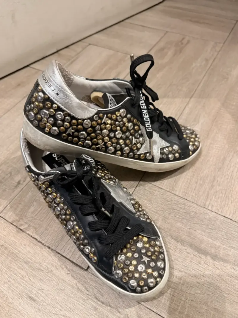 Zapatillas Golden Goose con tachuelas metálicas - 3