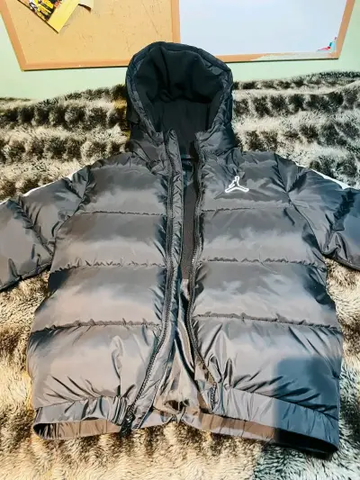 Chaqueta acolchada negra Jordan original para niño - miniatura 1