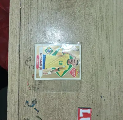Lámina Extra Sticker Gold Neymar Jr Legend WC 2022 - miniatura 1