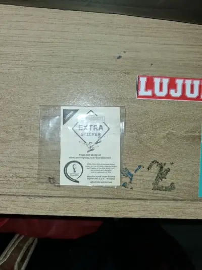 Lámina Extra Sticker Gold Neymar Jr Legend WC 2022 - miniatura 2