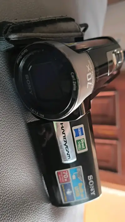 Videocámara Sony Handycam con Zoom Óptico 70x - miniatura 1