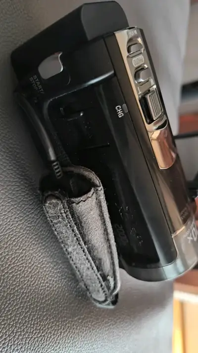 Videocámara Sony Handycam con Zoom Óptico 70x - miniatura 2