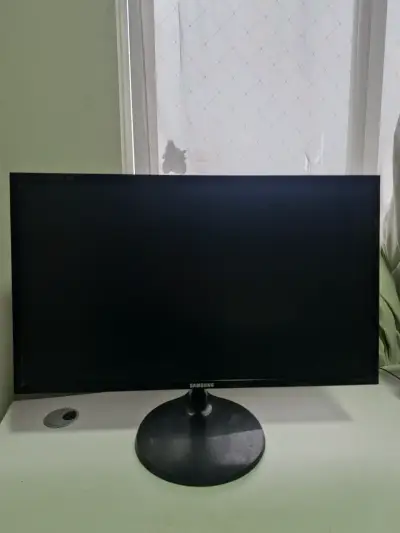 PC Gamer + monitor - miniatura 3