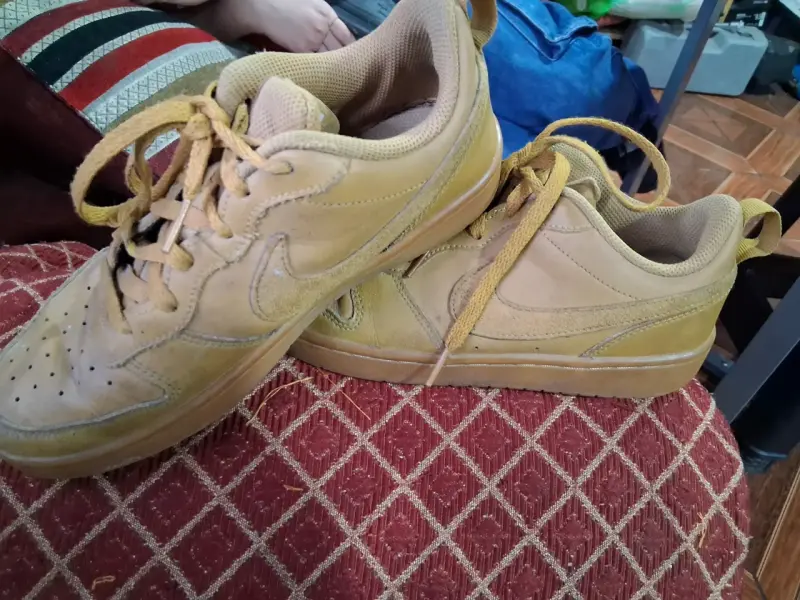 Zapatillas deportivas color beige para hombre