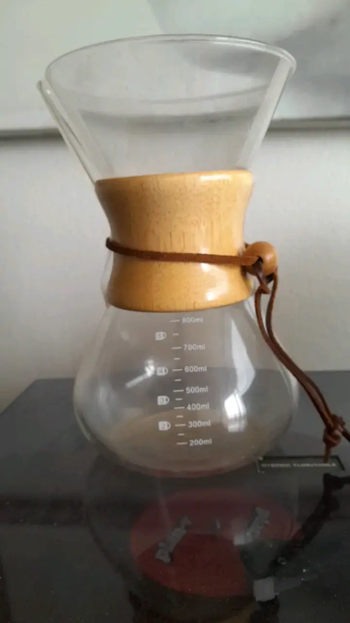 Cafetera Chemex de vidrio con collar de madera