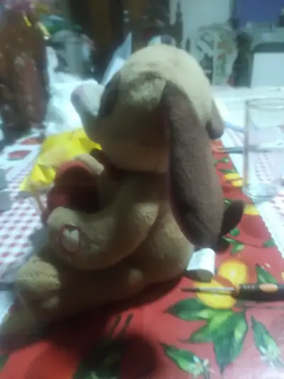 Peluche de perro con corazón rojo - miniatura 4