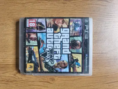 Juego PS3 Grand Theft Auto V en buen estado - miniatura 1