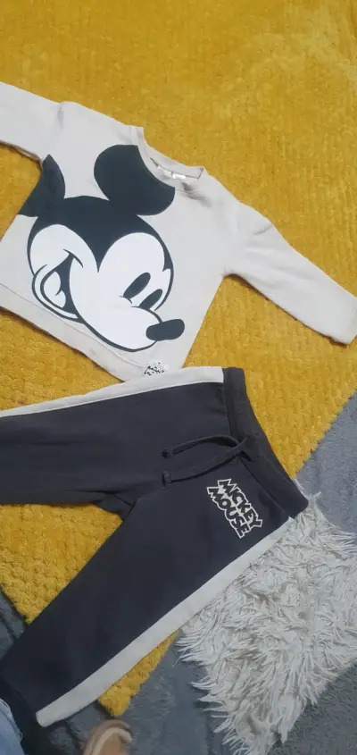 Conjunto de polerones Disney Mickey y Minnie para niños - miniatura 4