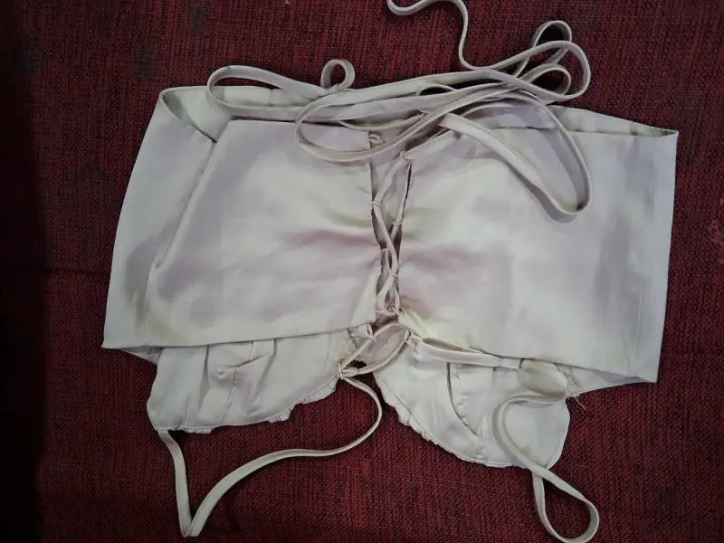 Conjunto de corset y top en tonos claros - 2
