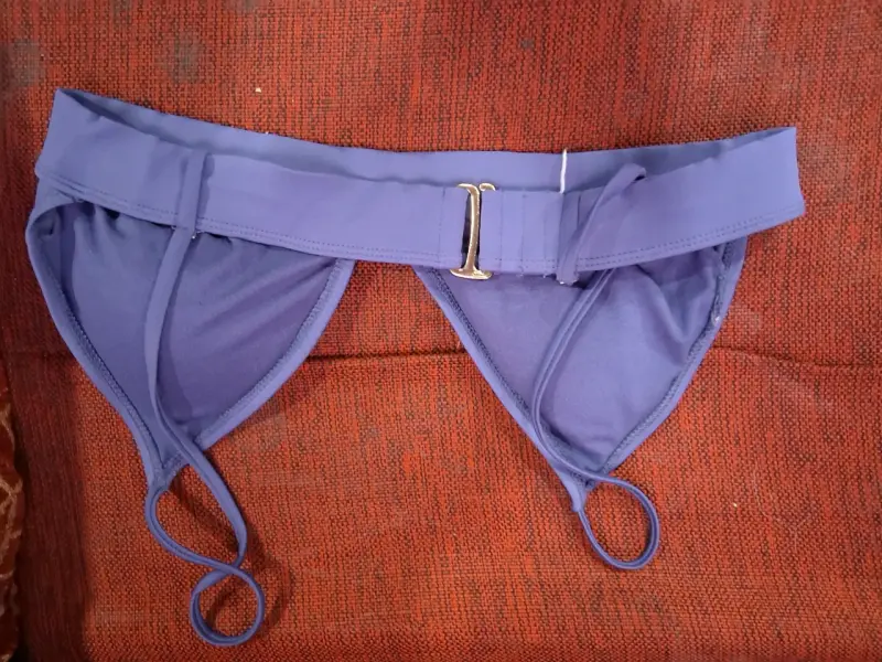 Conjunto de corset y top en tonos claros - 4
