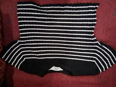 Conjunto de corset y top en tonos claros - miniatura 7