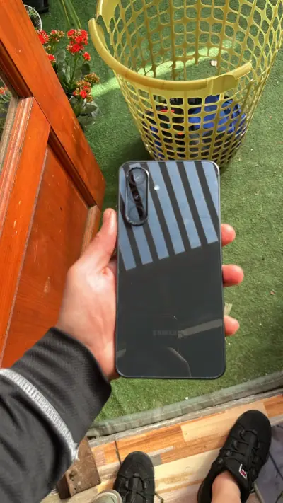 Samsung Galaxy A36 5G 128GB Grafito en buen estado - miniatura 1