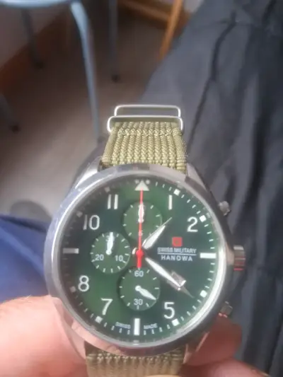 Reloj Swiss Military Hanowa Verde con Correa de Tela - miniatura 1