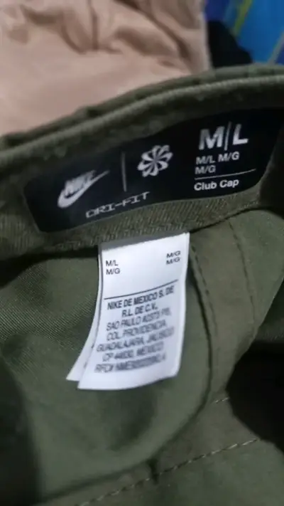 Gorra verde Nike Dri-Fit ajustable - miniatura 2