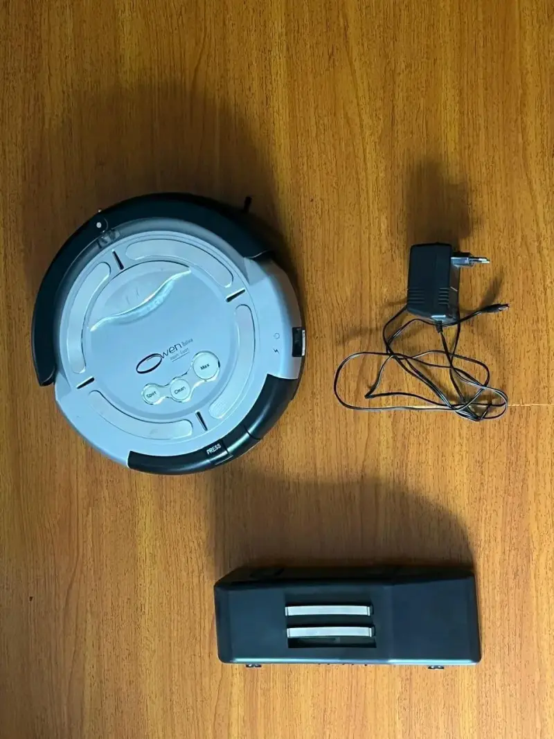 Robot aspirador Ewen con base de carga