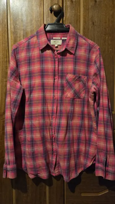 Camisas de mujer en varios colores y estampados - miniatura 2